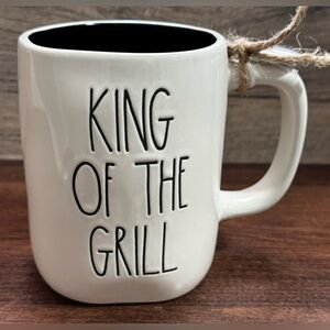 Super Cute 🥰 Rae Dunn By Magenta KING OF THE GRILL Ceramic Mug - NEW